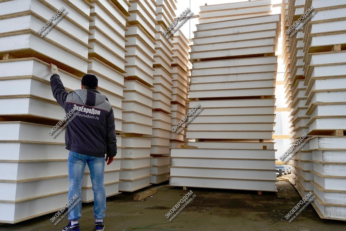 В основе СИП-панелей — дерево и пенополистирол