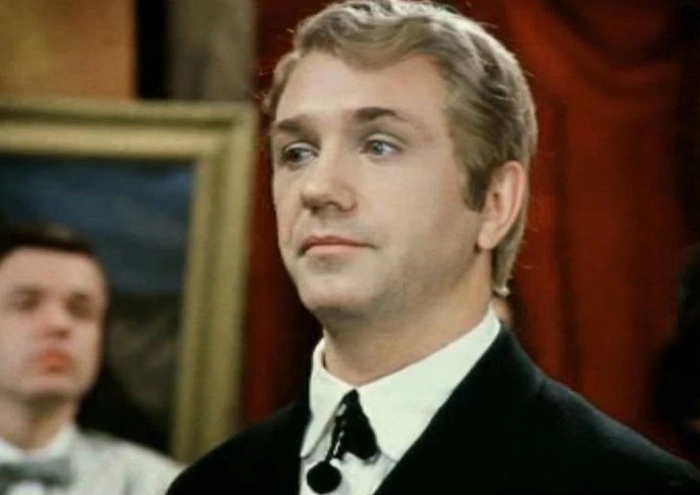 Леонид Куравлев в роли жениха./Фото: кадр из фильма "Не может быть!"