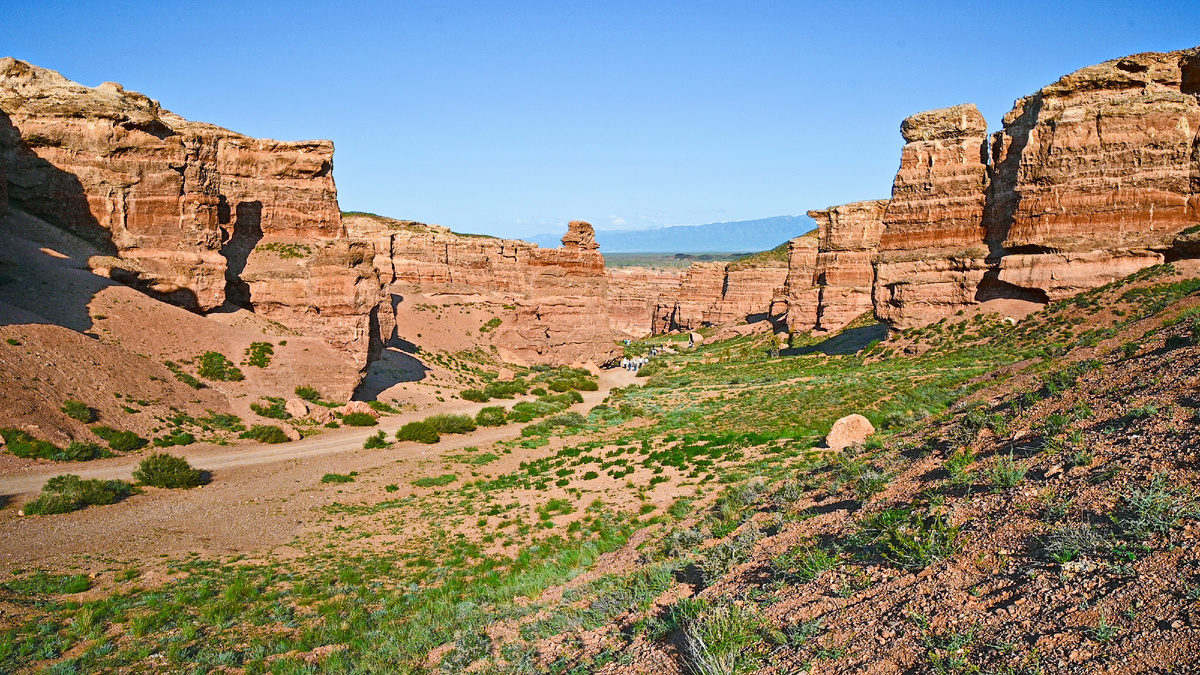 Чарынский каньон или Долина замков. Вид снизу.