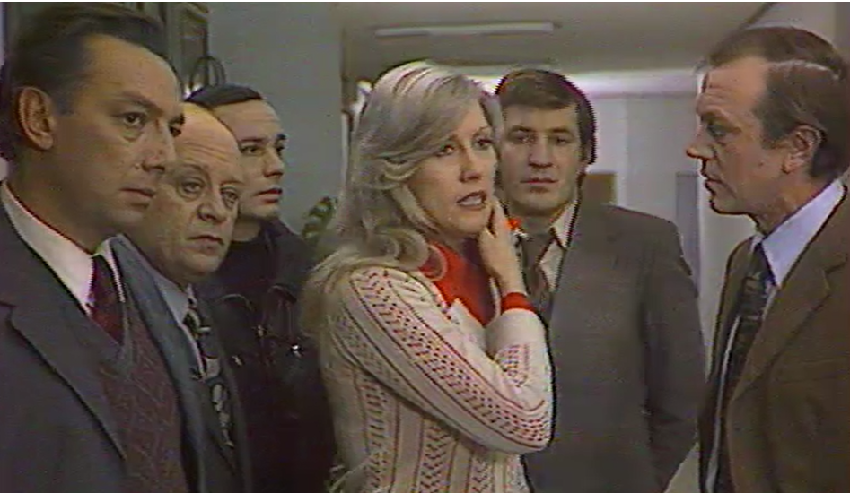 Кадр из телефильма "В одном микрорайоне" (1976)