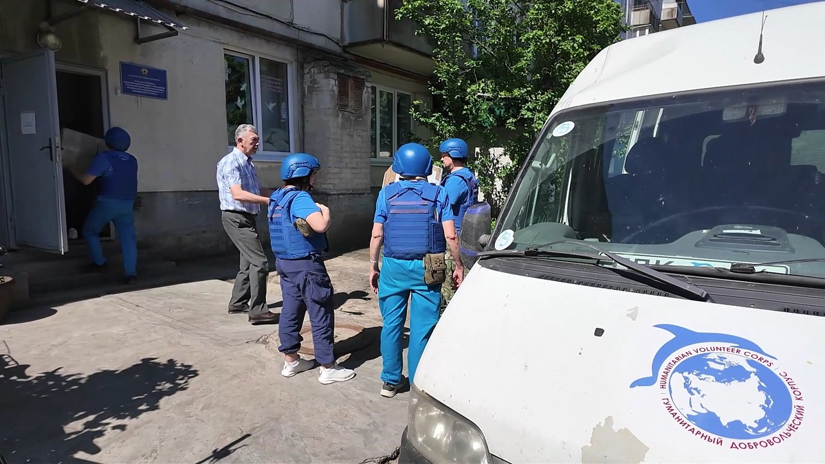    Добровольцы ГДК поздравили выпускников школы Кременной