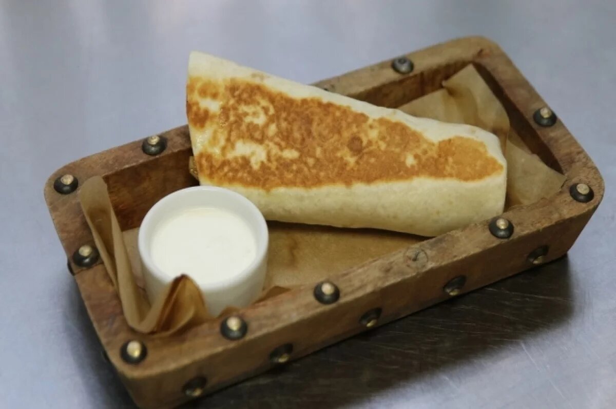    В ларьке у ТЦ «Кит» в Ижевске продавали шаурму сомнительного качества