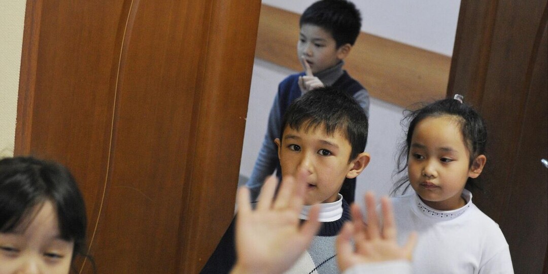 Холмогоров: в центре России мигранты уже требуют халяльное меню в школах