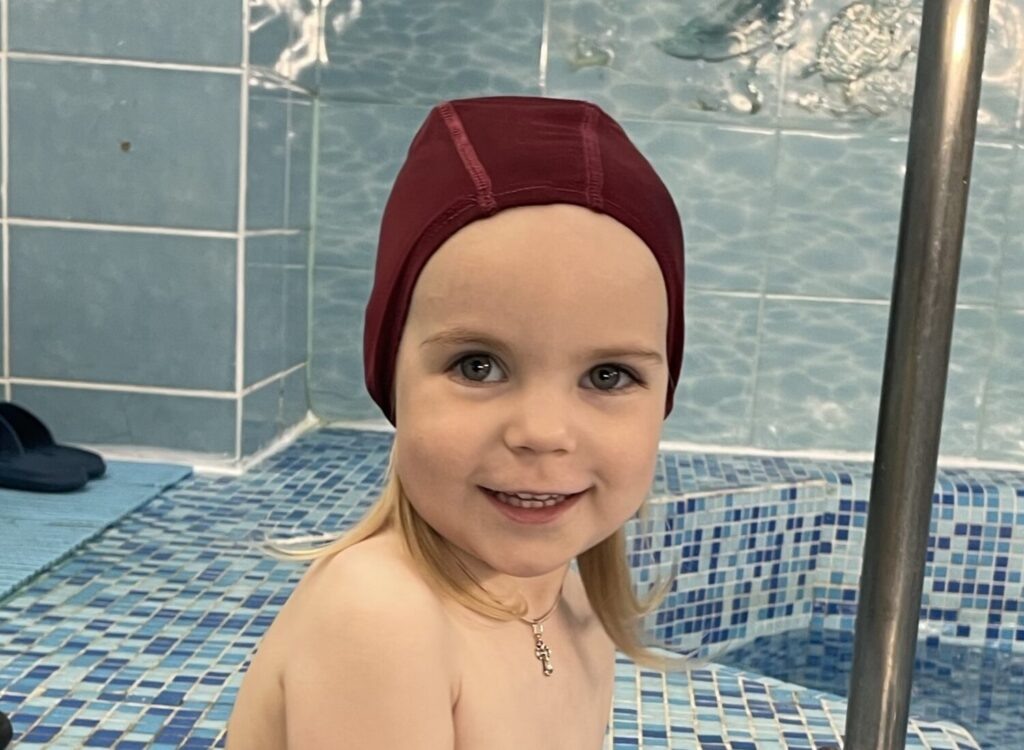 На занятиях в бассейне