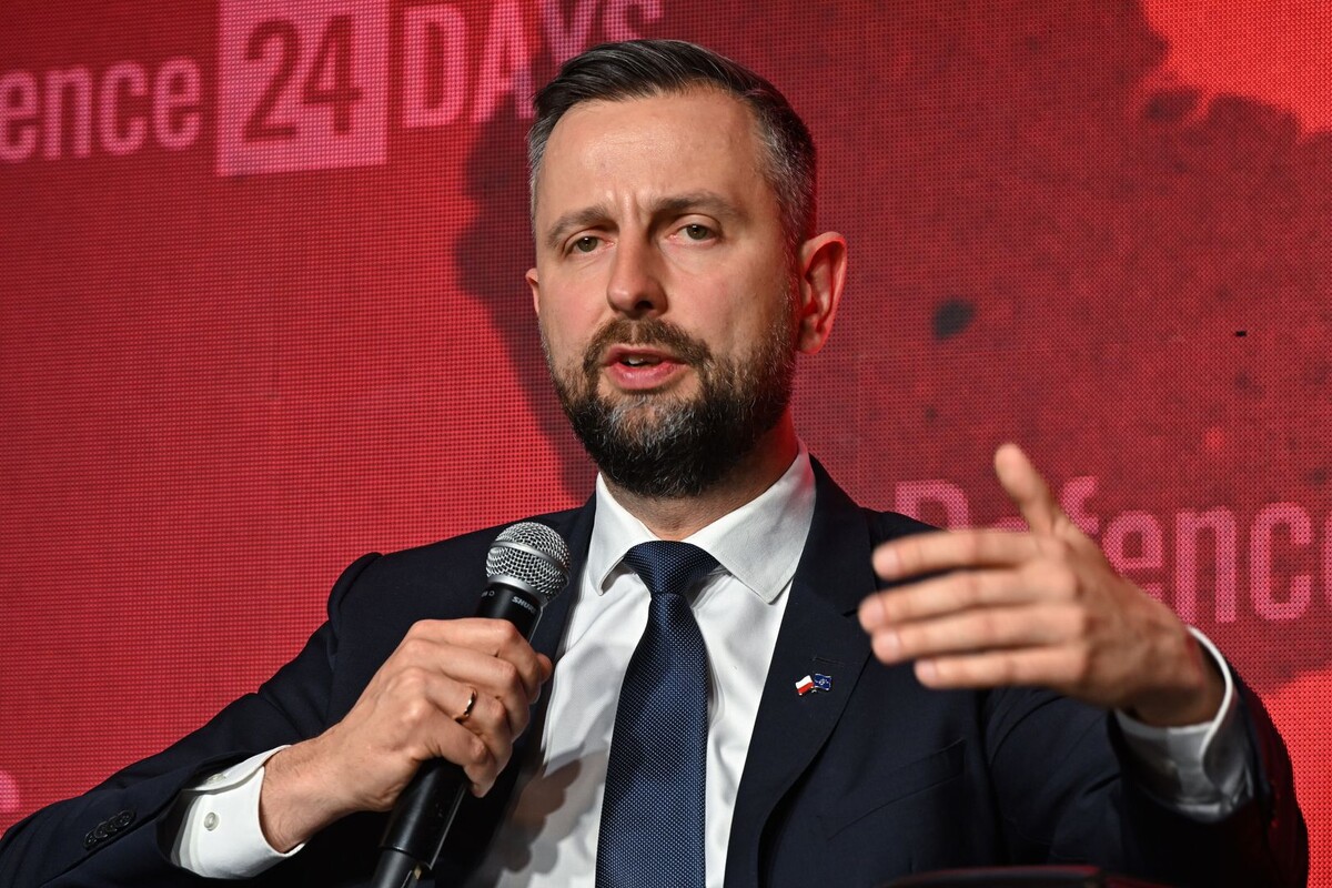    Министр обороны Польши Владислав Косиняк-Камыш / Источник: © RADEK PIETRUSZKA/EPA/TASS