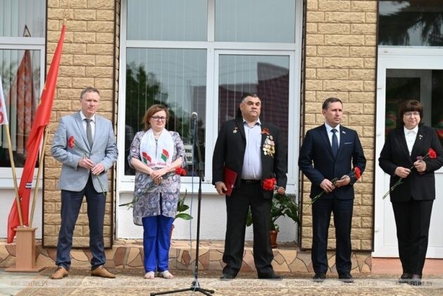 В День пограничника в Кричеве открыли мемориальную доску памяти земляка