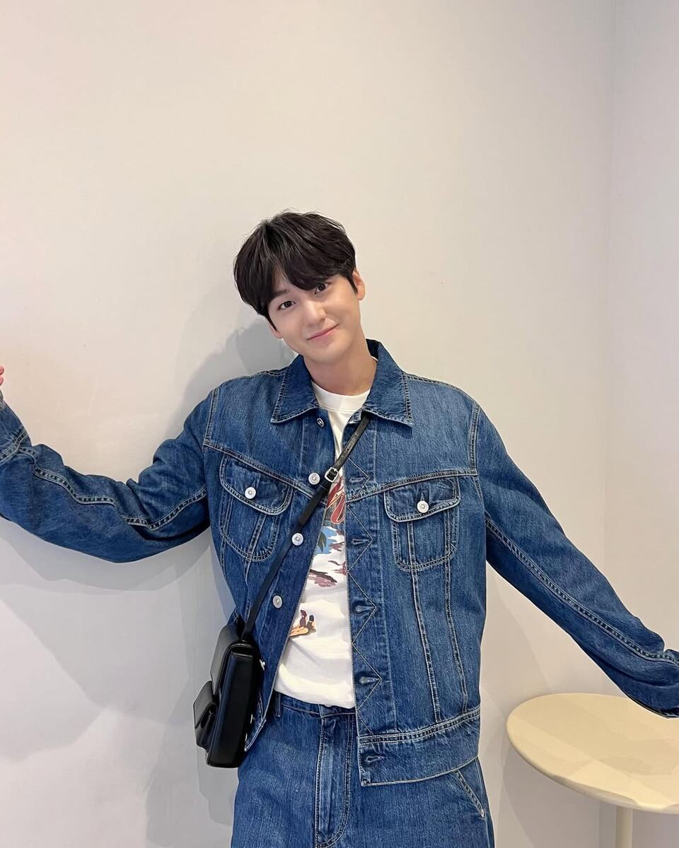    Ким БомСоцсети