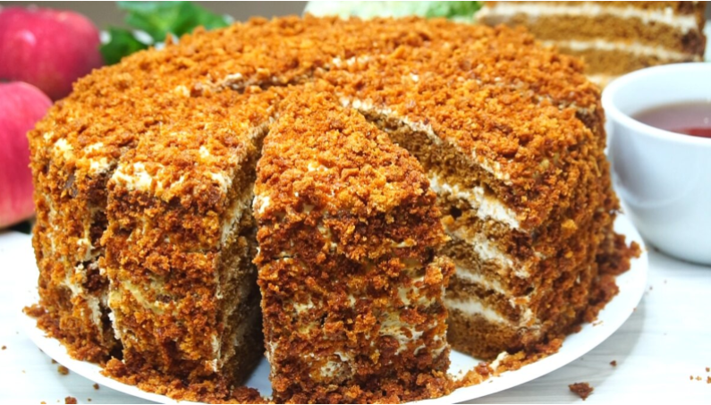Торт "Медовый Пух" без раскатки коржей: Восхитительный на вкус и прост в приготовлении