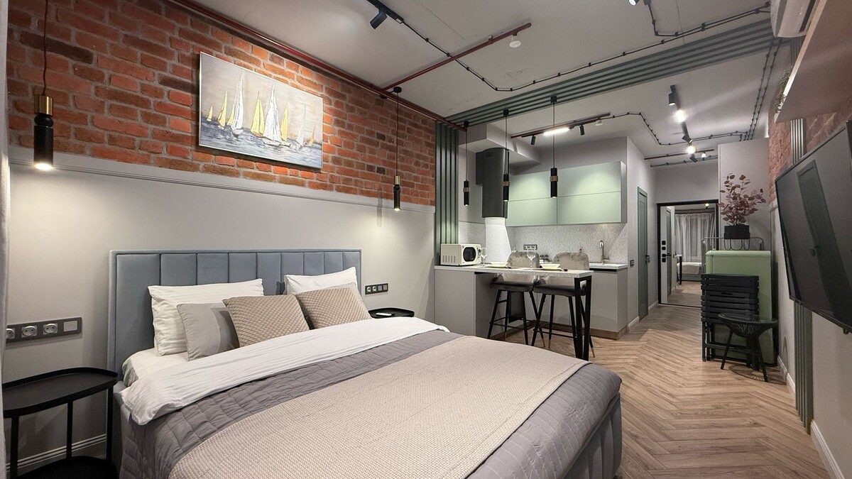 Так наверное себе представляют жизнь в студии