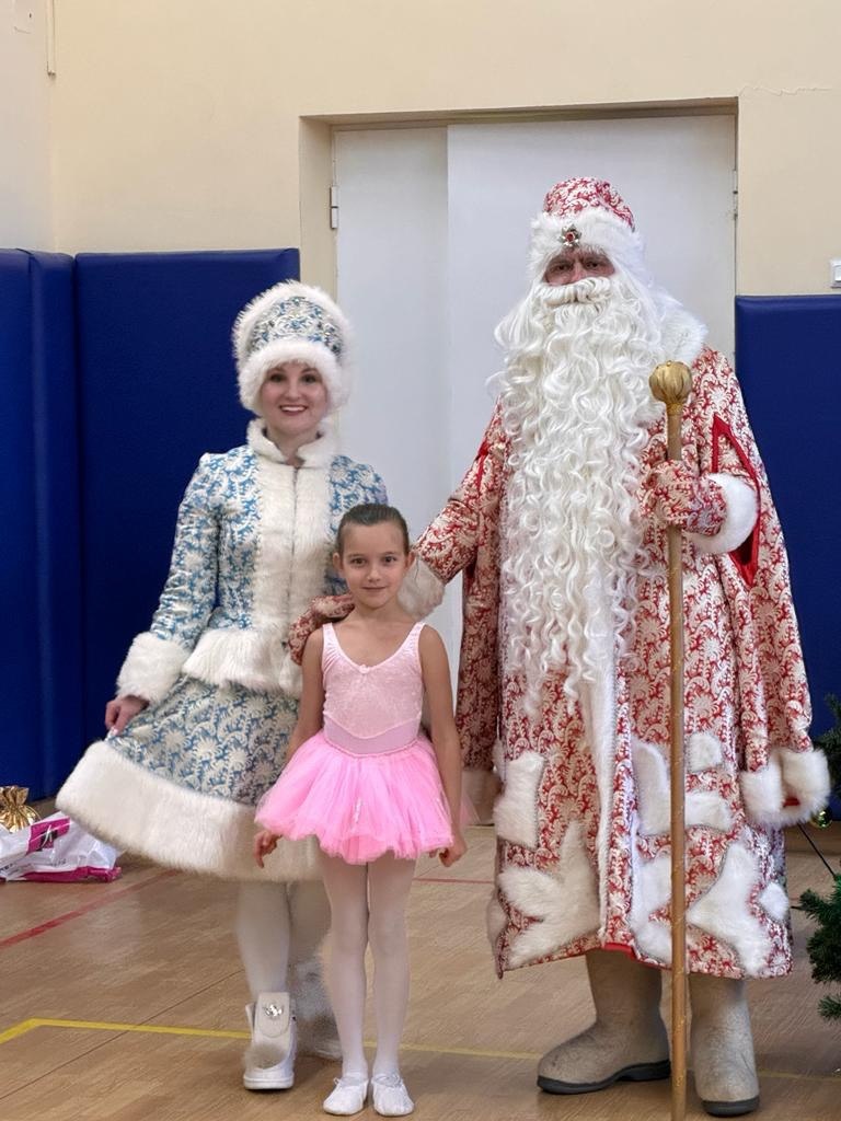 Новогоднее выступление в царскосельской школе танцев