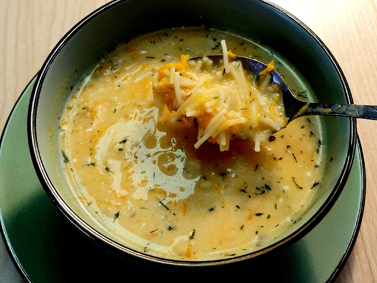 Суп с тыквой и вермишелью на костном бульоне 