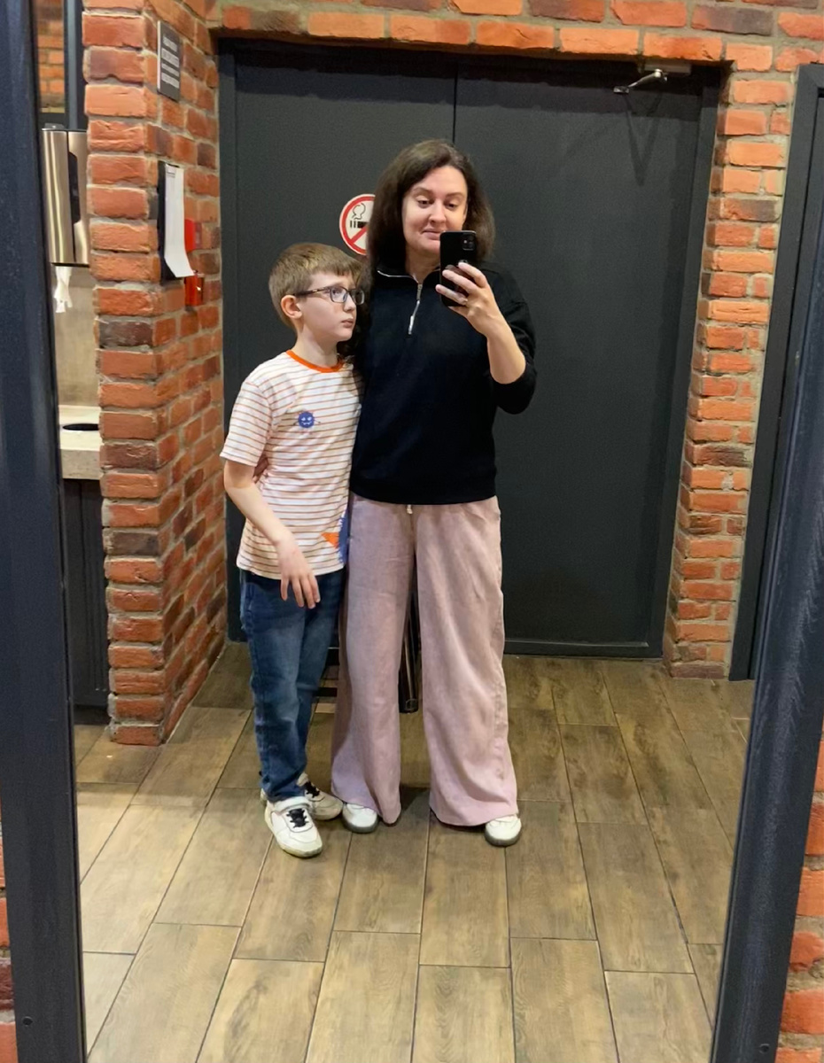 Интересно, через сколько лет товарищ меня догонит по росту? Через год? Два?