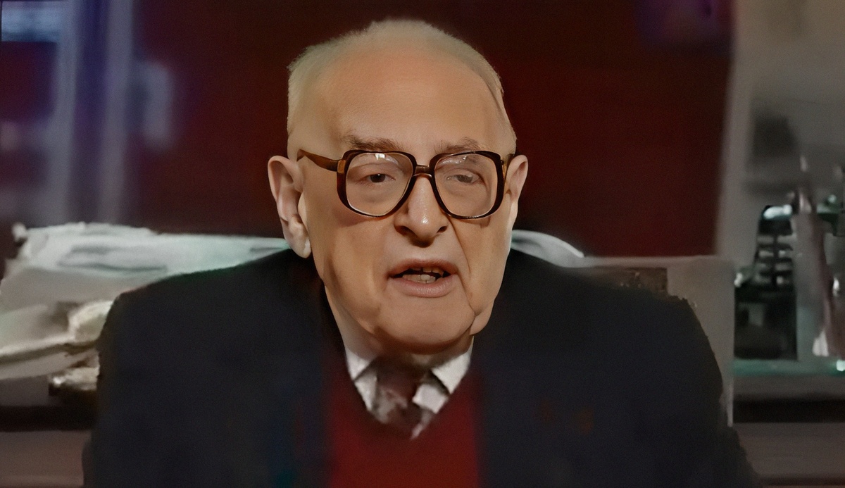 Борис Ефимов.