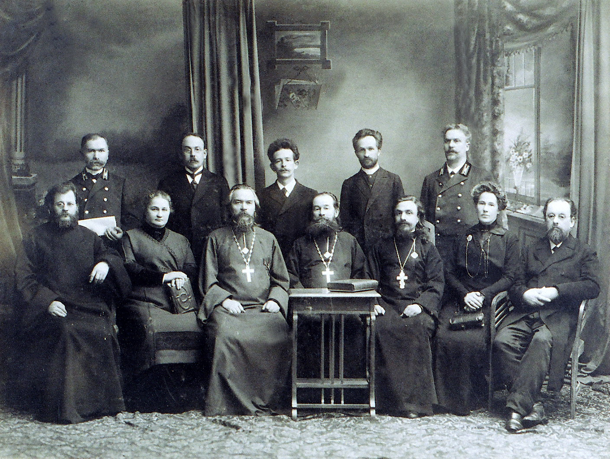 К.Э. Циолковский среди педагогов Епархиального училища г. Калуга. Фото из открытых истчников интернет