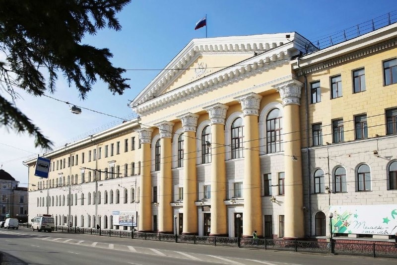 Томский государственный университет систем управления и радиоэлектроники (ТУСУР) первым из вузов страны удостоен сертификата «Сделано в России» за свою разработку. Сертификатом по направлению «Надежность» отмечен комплекс оповещения «Грифон» —система раннего предупреждения о чрезвычайных ситуациях. Этот уникальный продукт уже успешно применяется в нескольких регионах страны.