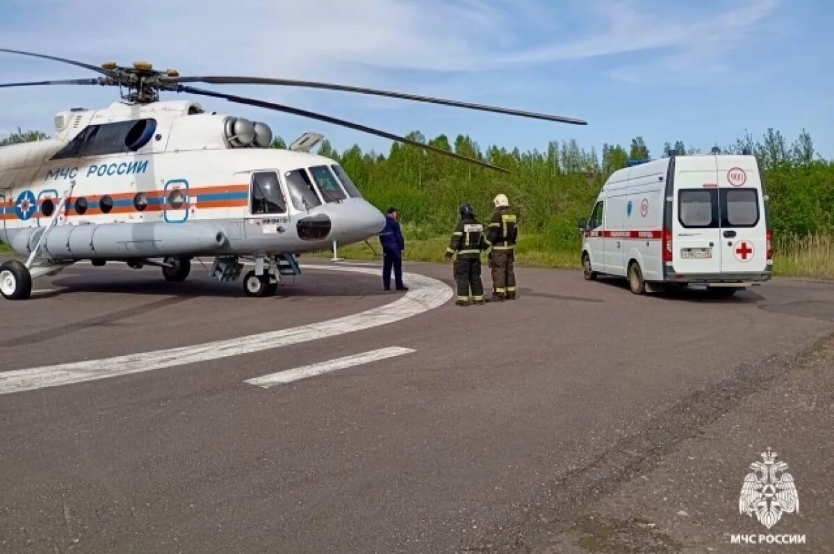    Вертолет МЧС доставил тяжелобольного пациента из Нелидово в Тверь