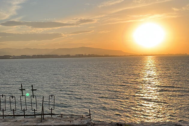 Закат в Каспийске. Источник: https://tripse.ru/