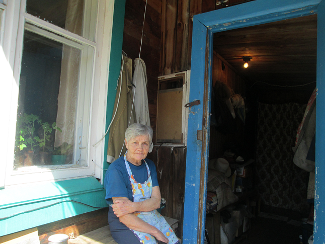 Майя Поликарповна, уставшая хозяйка