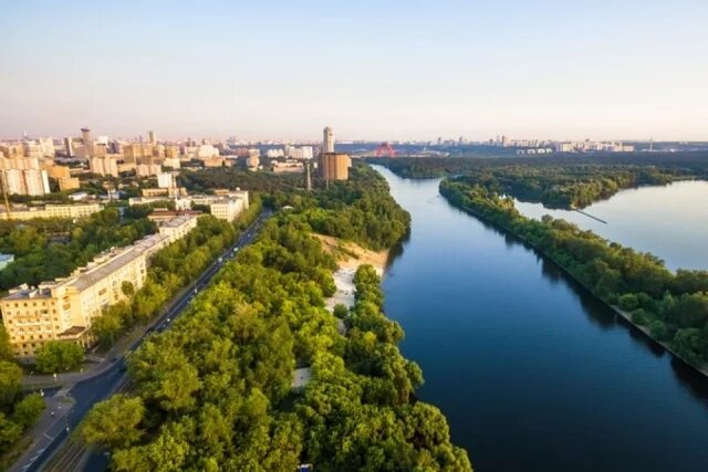    Как сохраняют природу и очищают воздух в Москве?