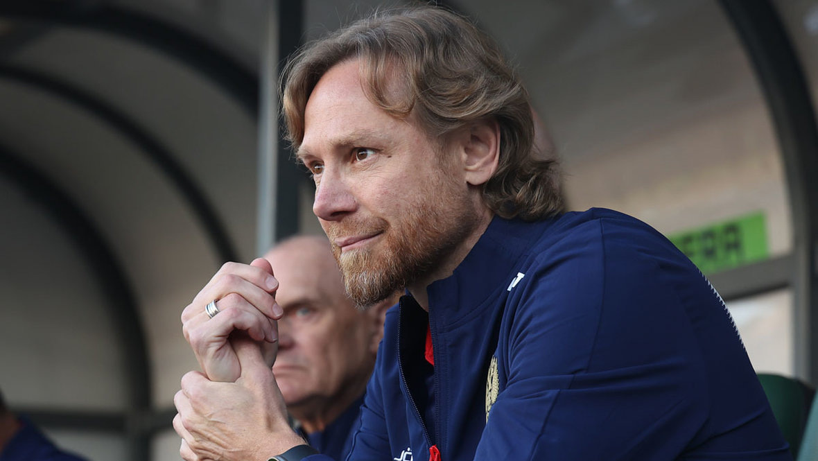 Валерий Карпин