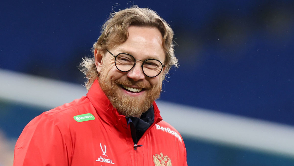 Валерий Карпин