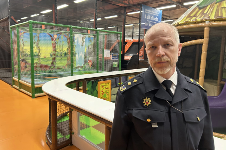 Пати Раатикайнен перед подземным батутным комплексом в Хельсинки © Friedrich Steffes-lay