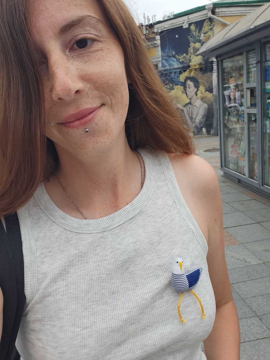 Брошка чайка из магазина Туманы