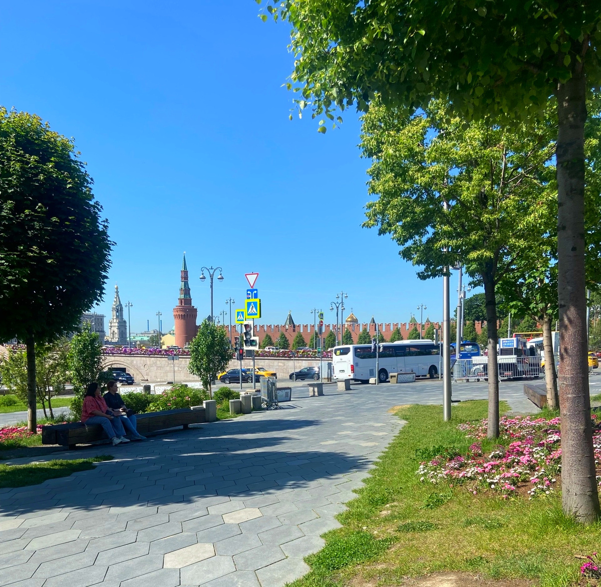 Тенистые аллеи. Фото автора.