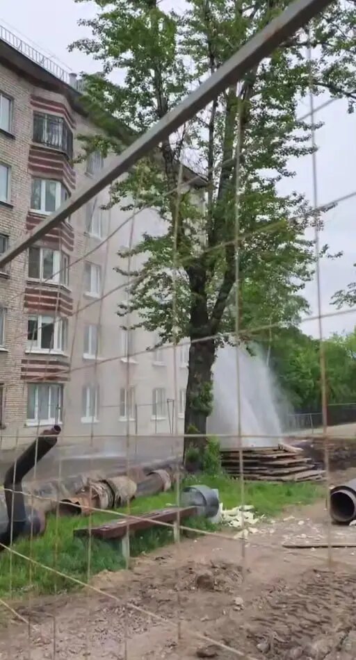    Фото: скриншот из видео в телеграм-канале «Мегаполис | ДТП и ЧП | Санкт-Петербург | Питер».