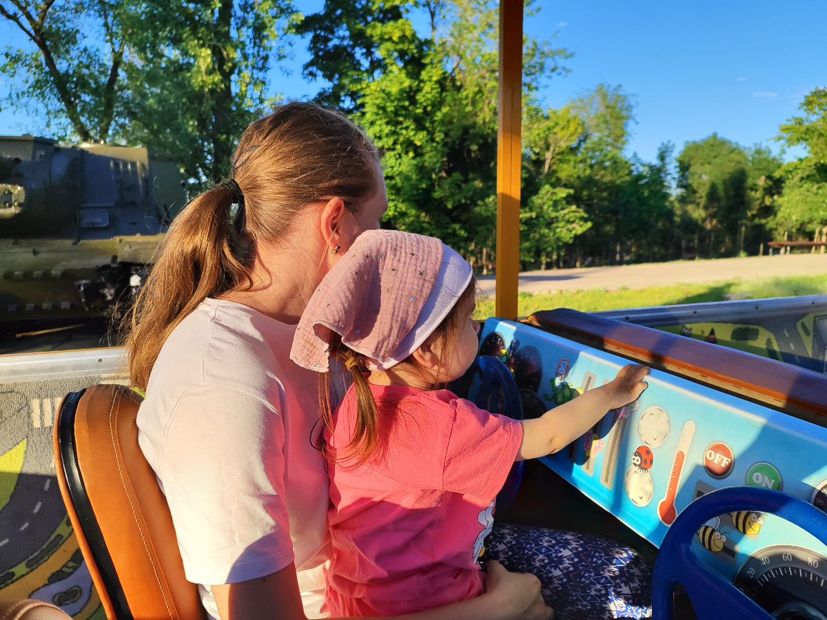 Паровозик в парке. Отличное решение.