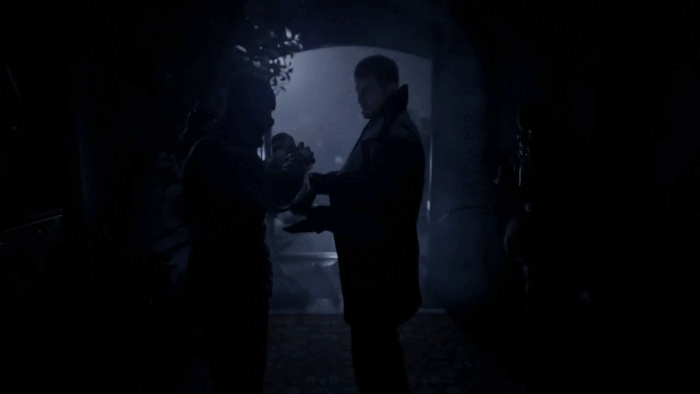 Gif картинка: "Отрывок из трейлера игры Resident Evil: Village"