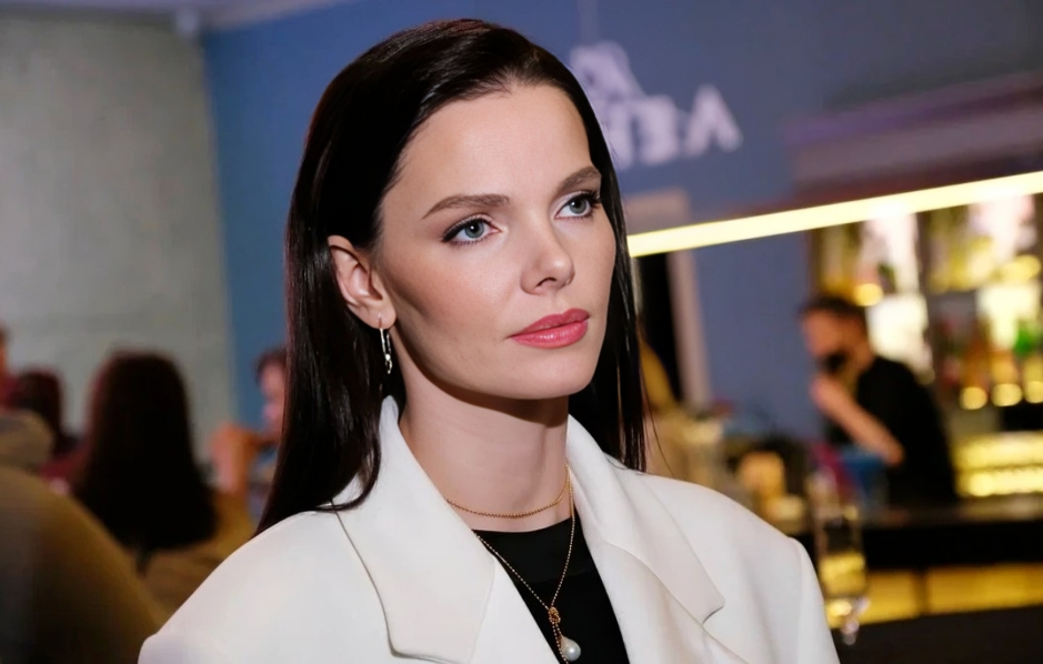 на фото Елизавета Боярская