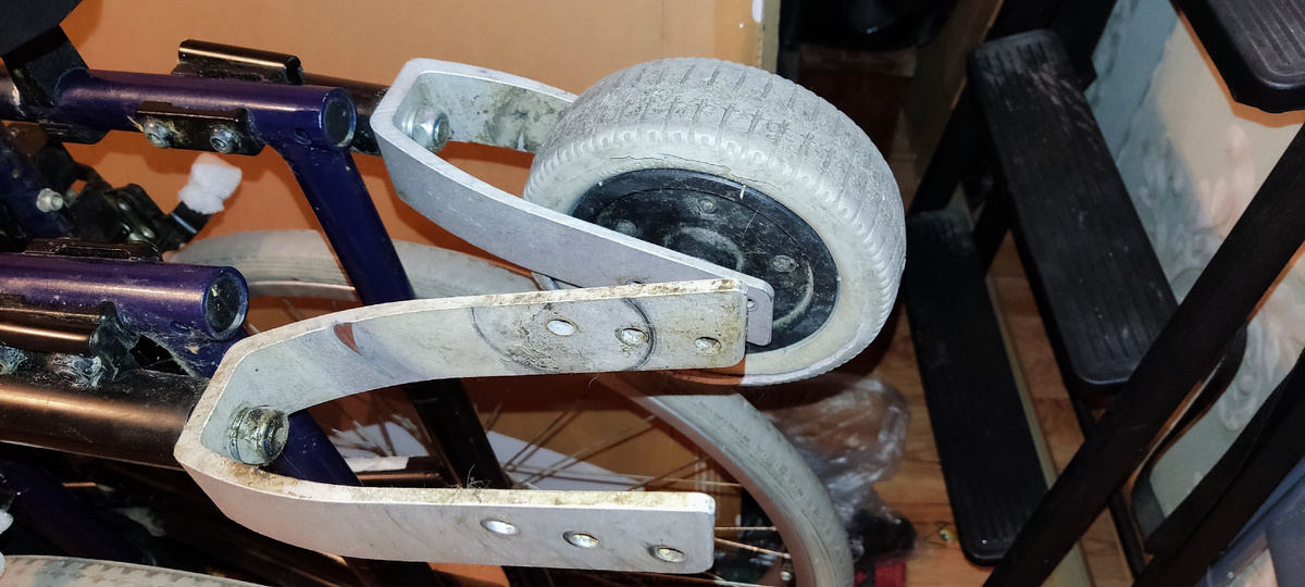 Одно уже снято для замены