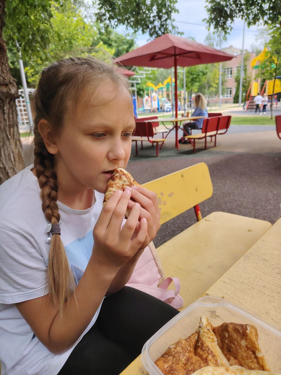 Уставшая Саша