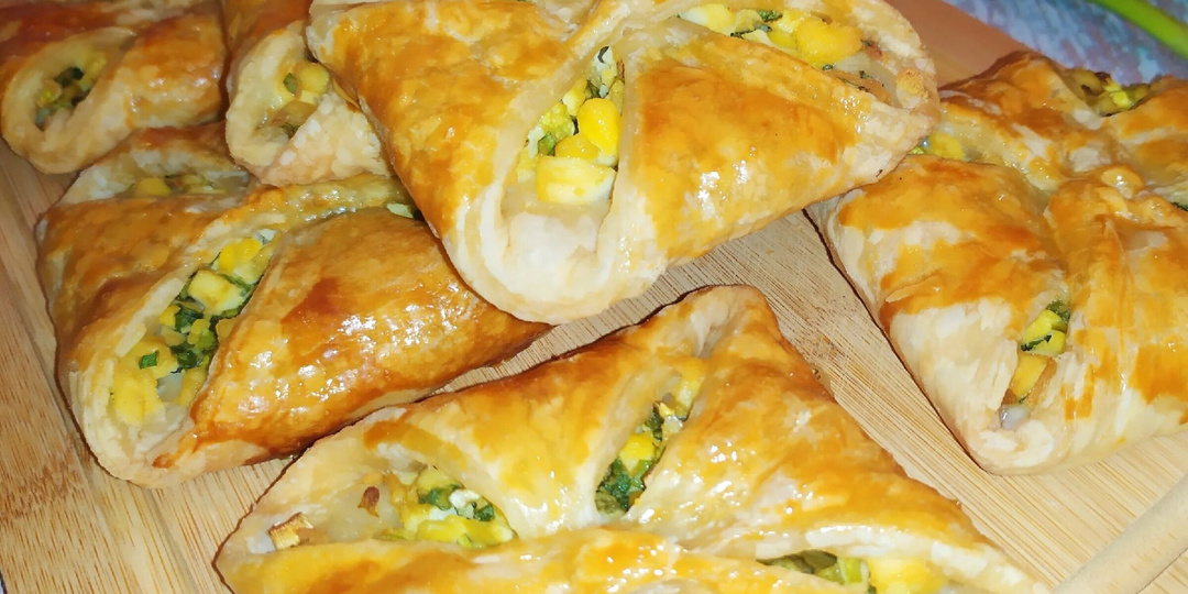 СЛОЙКИ с яйцом и зелёным луком! Быстрые ПИРОЖКИ!