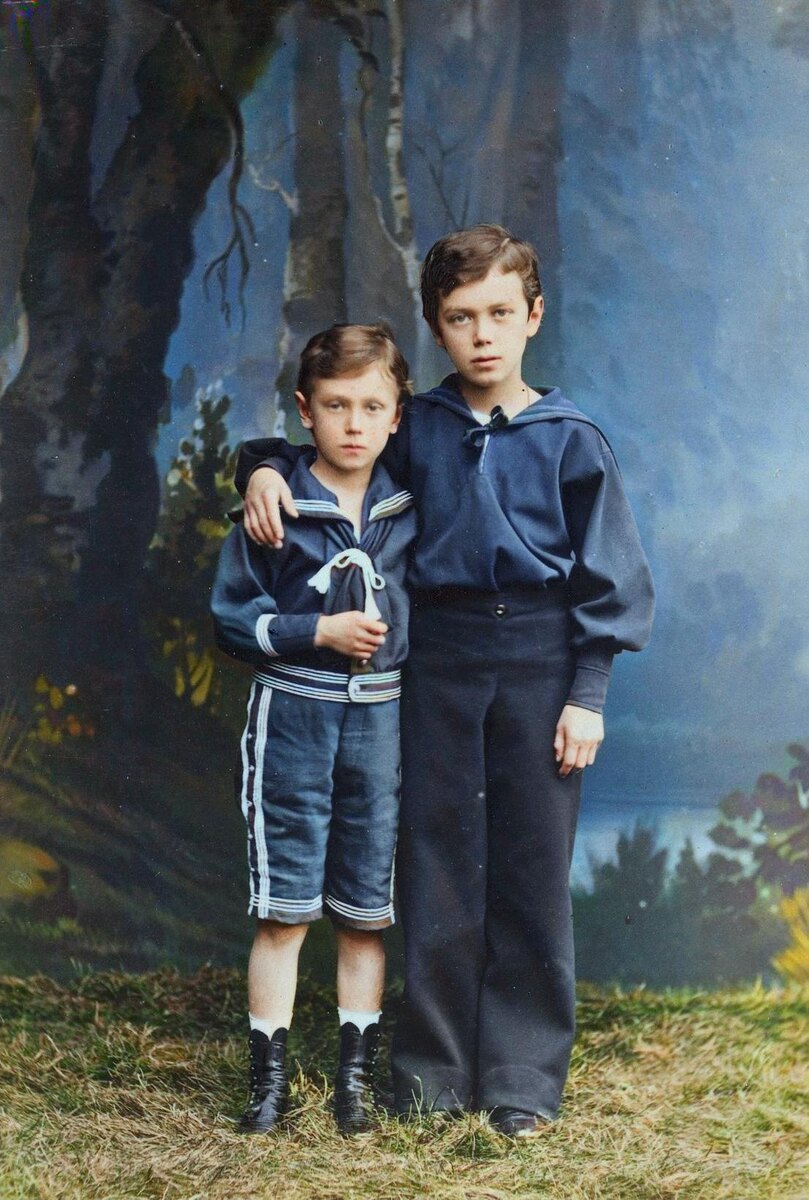 Великие князья Николай (справа) и Георгий (1878)