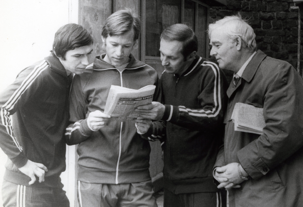 Виктор Колотов второй слева