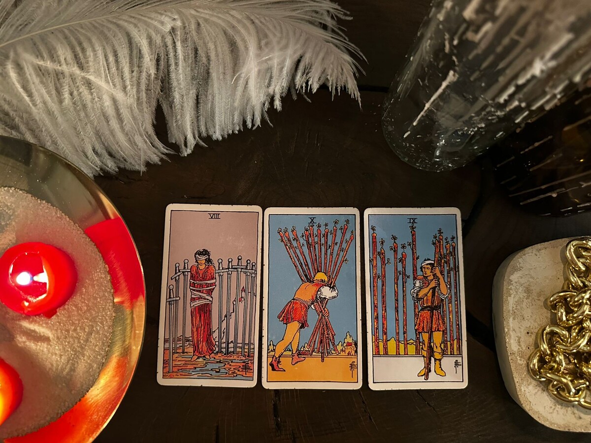 7 Мечей, 10 Жезлов, 9 Жезлов