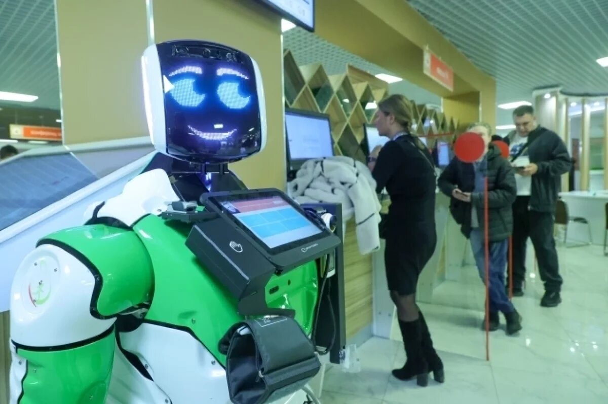    Управление по вопросам миграции Челябинска приглашает в МФЦ за услугами