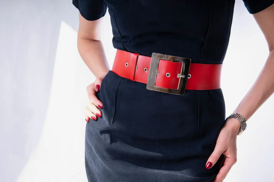 Ремень на платье. Источник фото in.pinterest.com