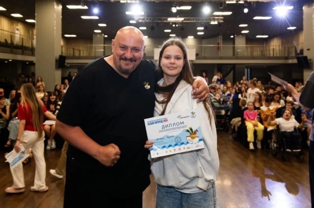    Вокалистка из Вилючинска станет участницей фестиваля «Белый пароход»