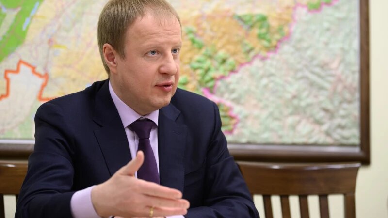     Губернатор Виктор Томенко. Дмитрий Лямзин.