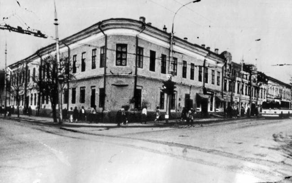 Так выглядел дом  в 1970-х годах.