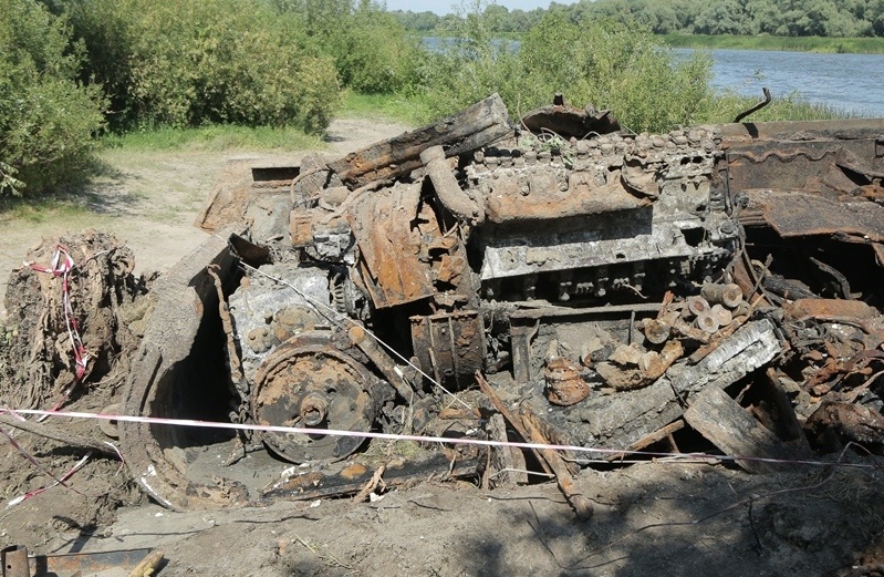 Танк из Верхнего Мамона. Двигатель почти на месте, но сохран его печальный (фото из открытых источников)