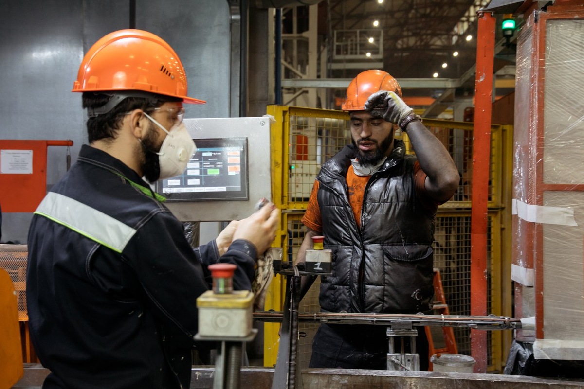    Самые высокие зарплаты среди рабочих специальностей в Югре у каменщиков и монолитчиков