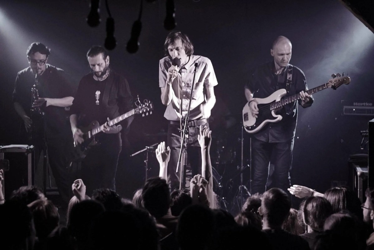 Группа Дайте танк!