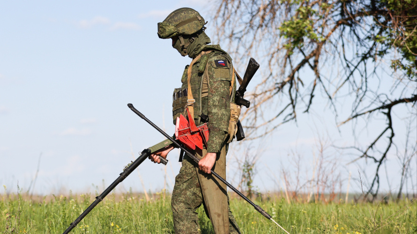    Фото: Река Александр/ТАСС; Минобороны РФ; 5-tv.ru