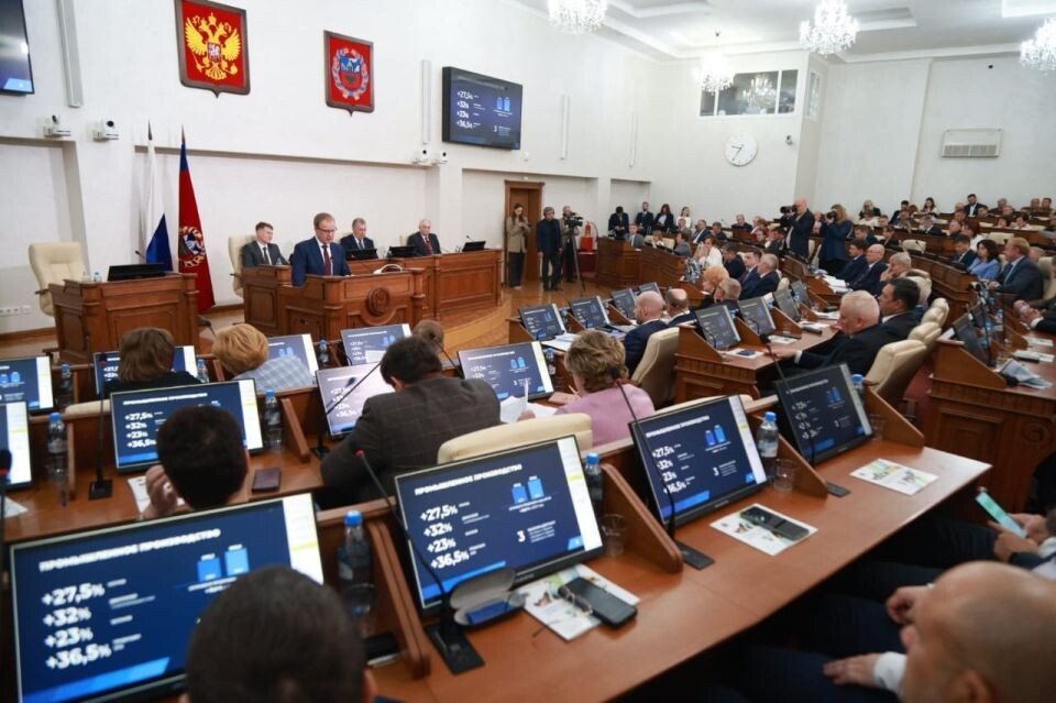    Отчет губернатора Алтайского края Виктора Томенко. Источник: Олег Укладов