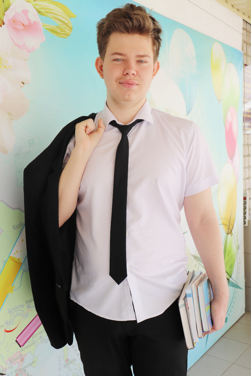 Мечта Артёма Браткова стать учёным кажется вполне достижимой благодаря его знаниям, талантам и целеустремлённости.