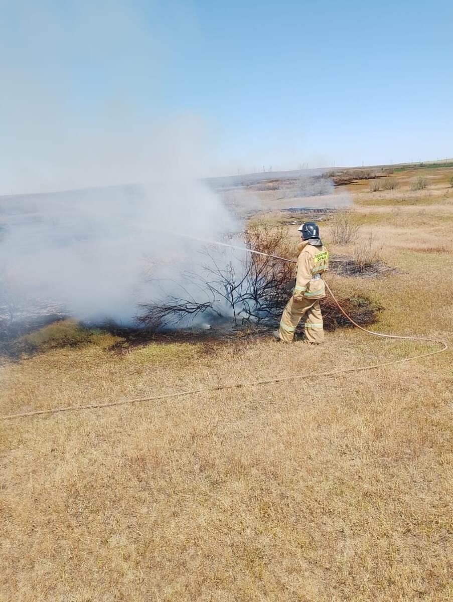 огнеборцы ПЧ№19 ГКУ "Волгоспас" выезжали на тушение пожара в Харабалинский район